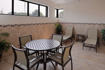 holiday inn express crestwood by ihg