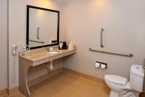 holiday inn express crestwood by ihg