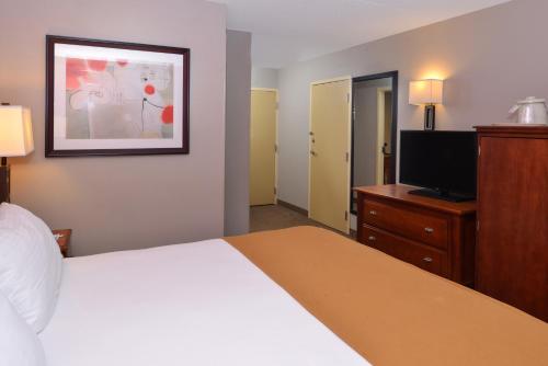 holiday inn express crestwood by ihg
