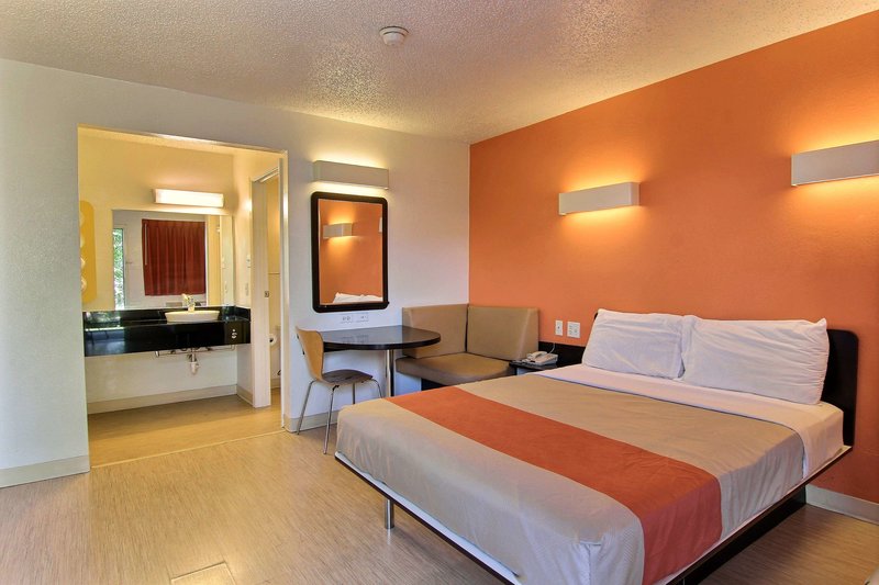 motel 6 austin tx