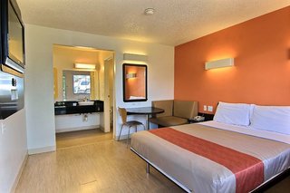motel 6 austin tx
