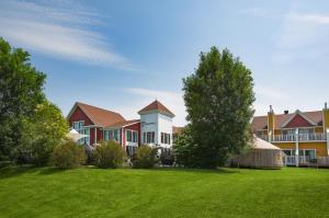 Estrimont,Montreal>>Magog,4 star