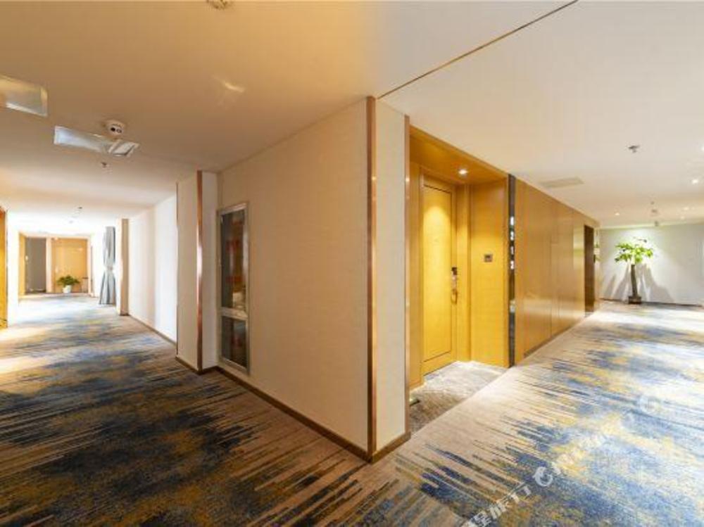 borrman hotel jinan yijia exhibition center laotun metro station