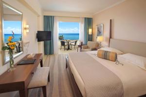 Alexander The Great Beach Hotel,Paphos Harbour>>Paphos,4 star