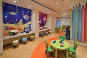 Alexander The Great Beach Hotel,Paphos Harbour>>Paphos,4 star