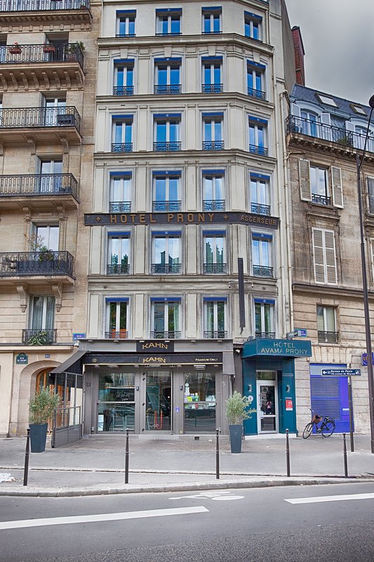 hotel avama prony