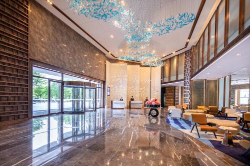 atour hotel shenzhen bantian zhongcheng