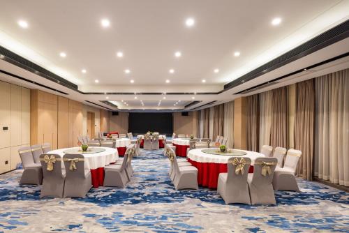 atour hotel shenzhen bantian zhongcheng