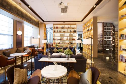 atour hotel shenzhen bantian zhongcheng