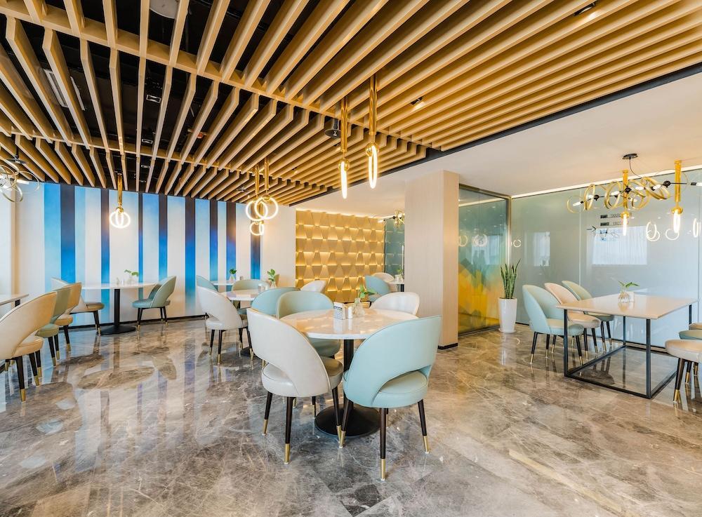 atour hotel shenzhen bantian zhongcheng