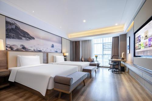 atour hotel shenzhen bantian zhongcheng