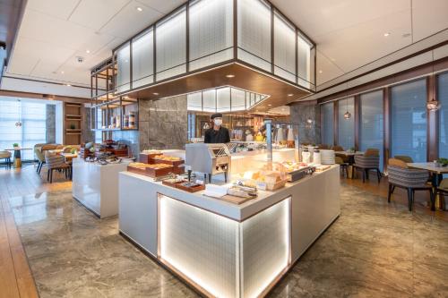 atour hotel shenzhen bantian zhongcheng