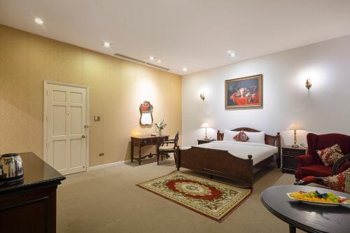 hidden mansions saigon resort