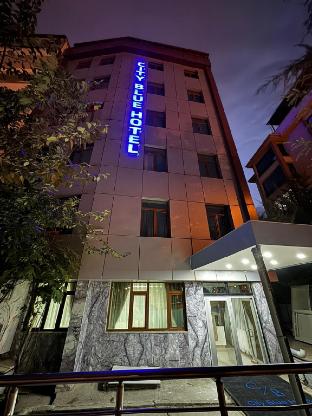city blue hotel
