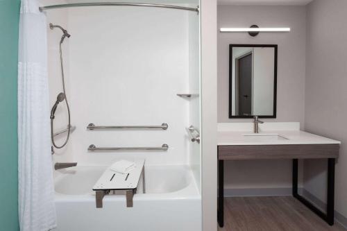 echo suites extended stay by wyndham madison