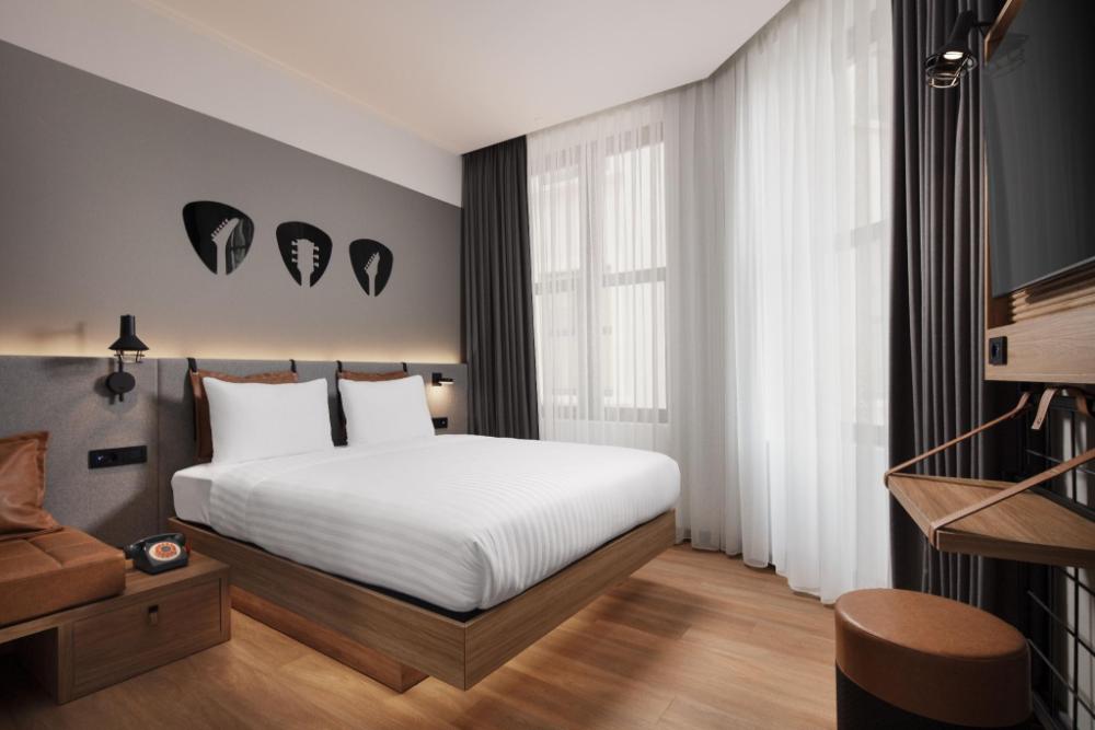 moxy istanbul beyoglu