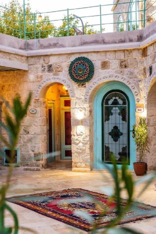 han cave suites