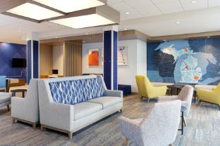 holiday inn express and suites clarksville north by ihg