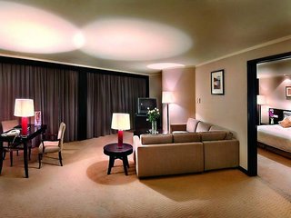 Crowne Plaza Zhuhai City Center By Ihg,Zhuhai>>Dongguan,4 star