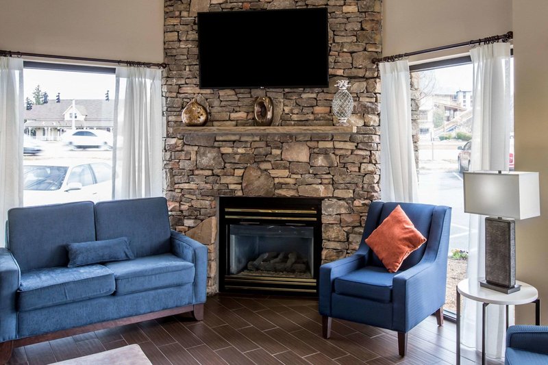 comfort inn and suites at dollywood lane