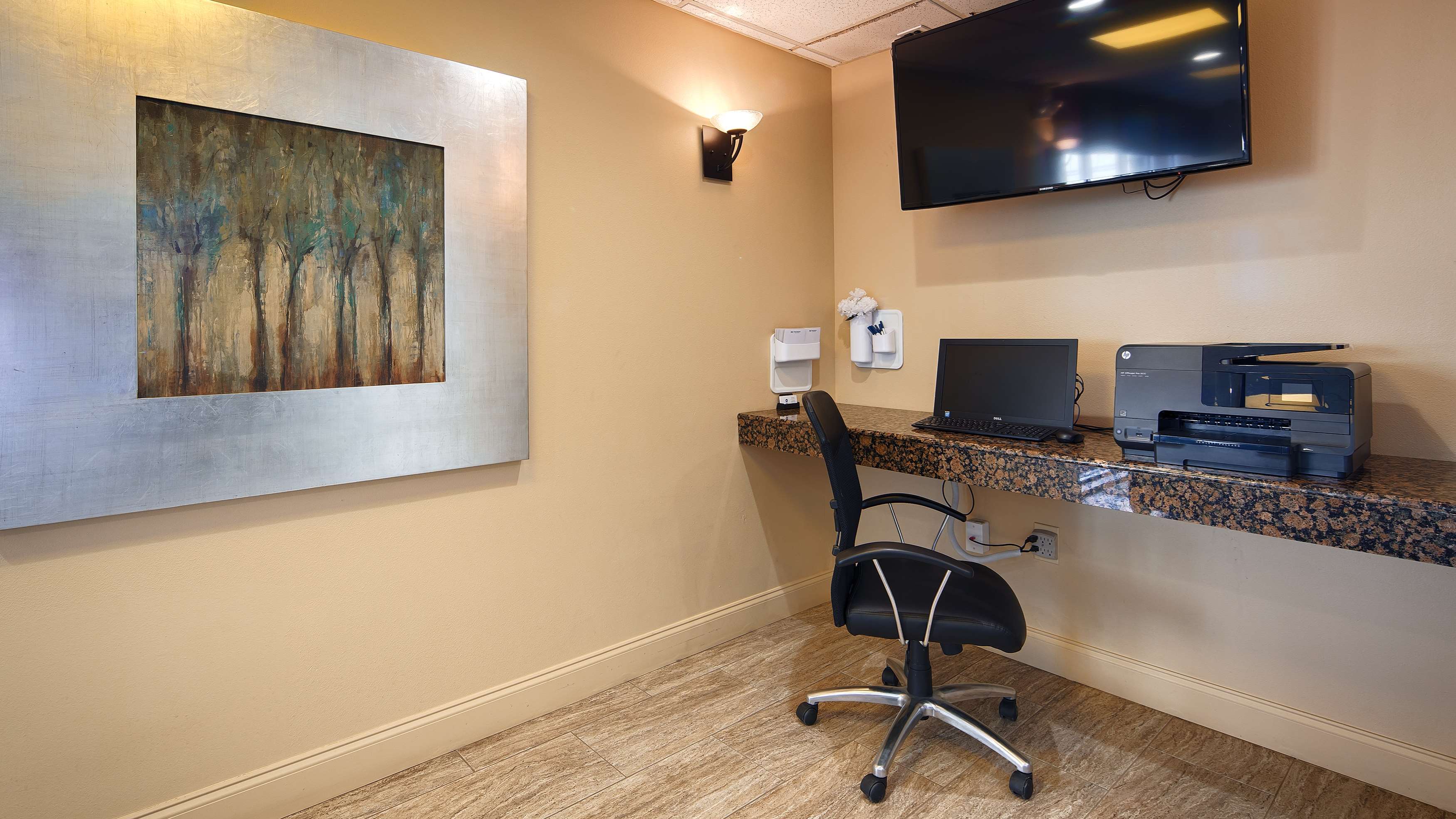 red roof inn port allen