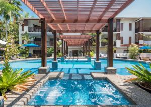 freestyle resort port douglas