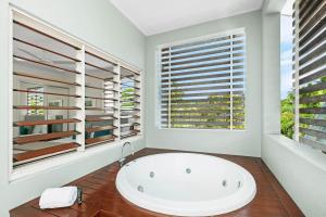 Mantra Aqueous On Port,Port Douglas>>Cairns,4 star