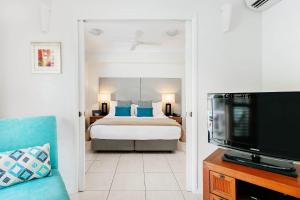 Mantra Aqueous On Port,Port Douglas>>Cairns,4 star
