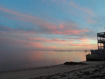 surfside hotel and suites