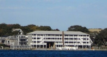 surfside hotel and suites