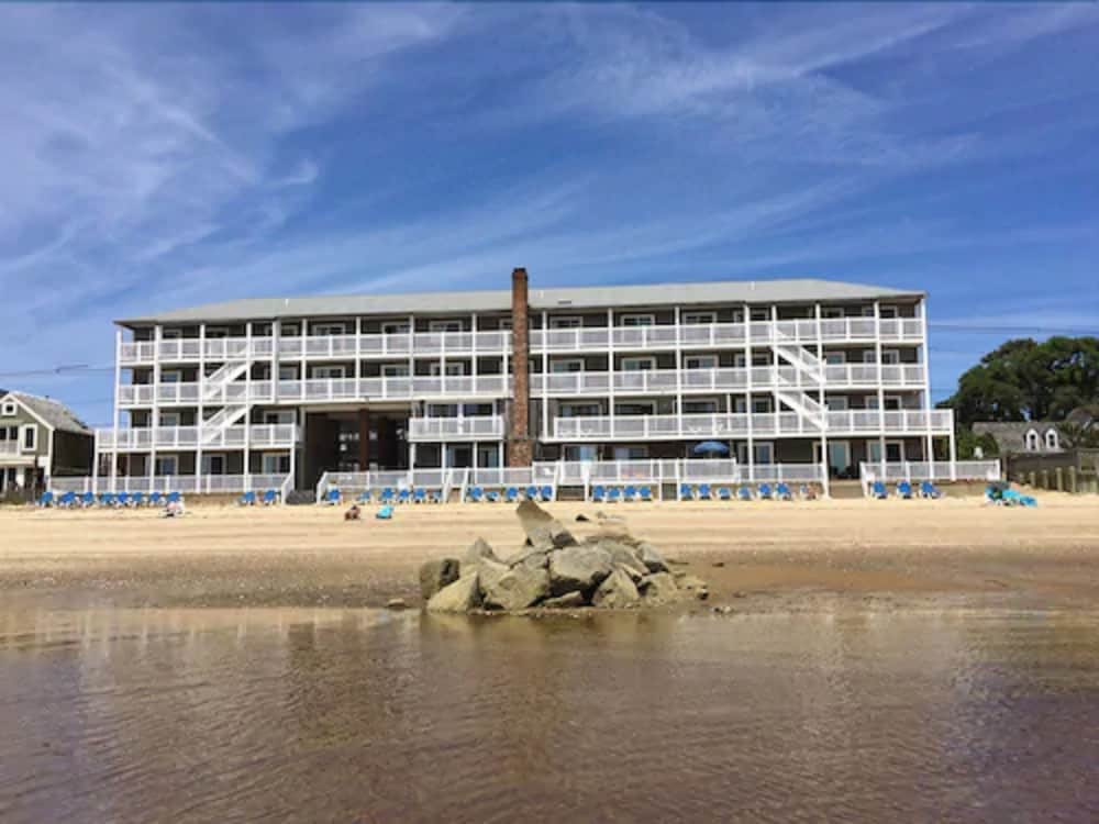 surfside hotel and suites