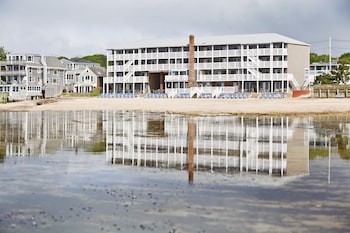 Surfside Hotel And Suites,Eastham>>Cape Cod,3 star