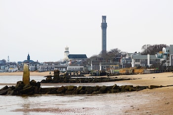 surfside hotel and suites