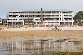 surfside hotel and suites