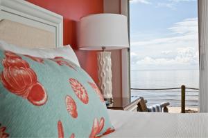 surfside hotel and suites