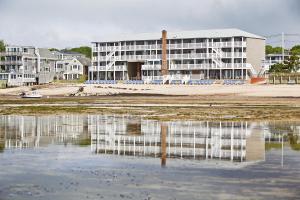 surfside hotel and suites