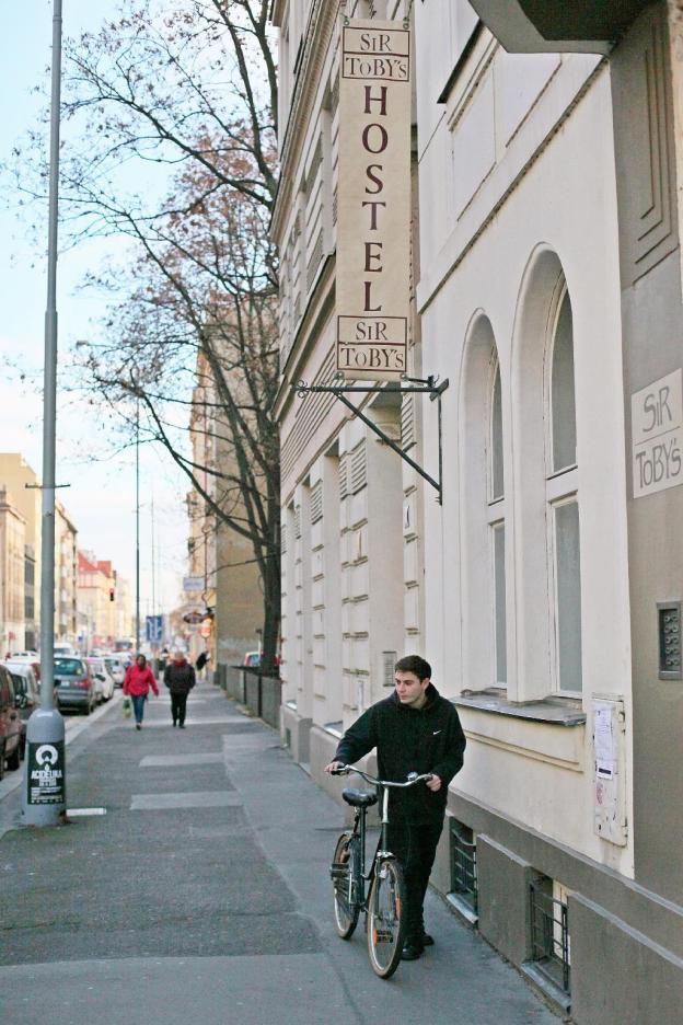 sir tobys hostel