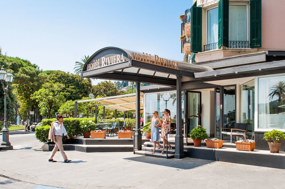 hotel riviera