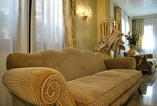 carlton capri hotel