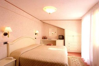 carlton capri hotel