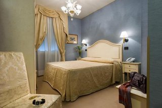 carlton capri hotel