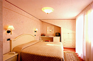 carlton capri hotel