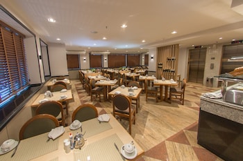 real palace hotel