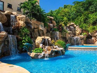 Clarion Suites Roatan At Pineapple Villas,First Bight>>Crawfish Rock,4 star