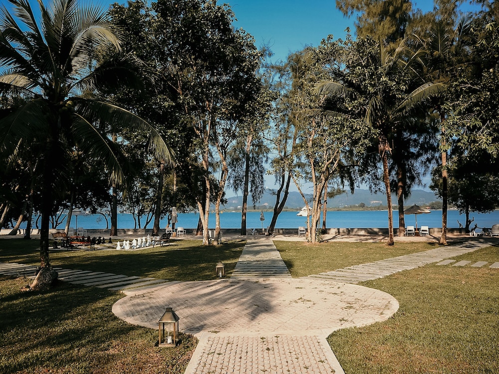 the mangrove panwa phuket resort