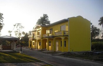 Piarco Village Suites,Piarco>>Arouca,3 star