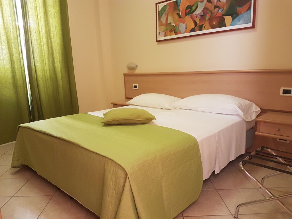 hotel astor