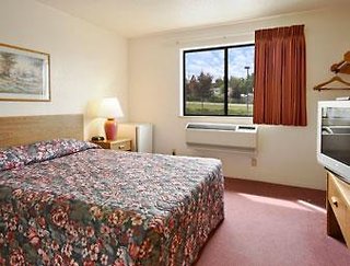 Super 8 By Wyndham Salmon Arm,Shuswap Lake>>Salmon Arm,2 star