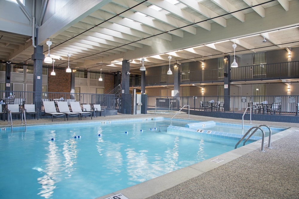 sonesta hotel grand rapids airport