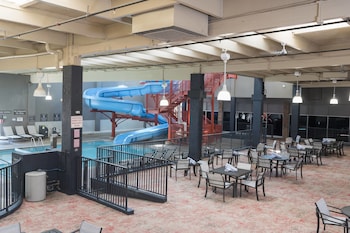 sonesta hotel grand rapids airport